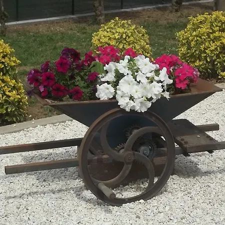 Couette-café La Casetta Dei Nonni 3*